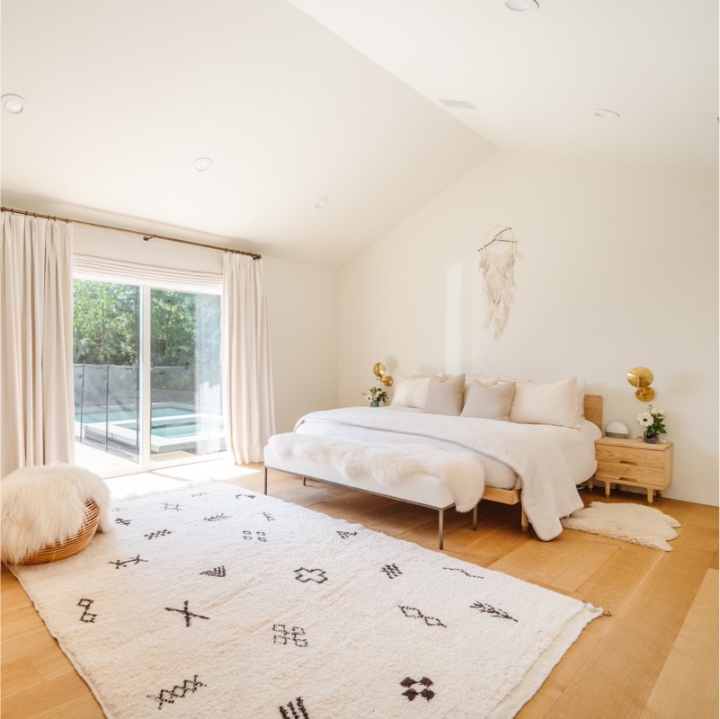 select rift quarter white oak flooring - bedroom vaulted ceiling